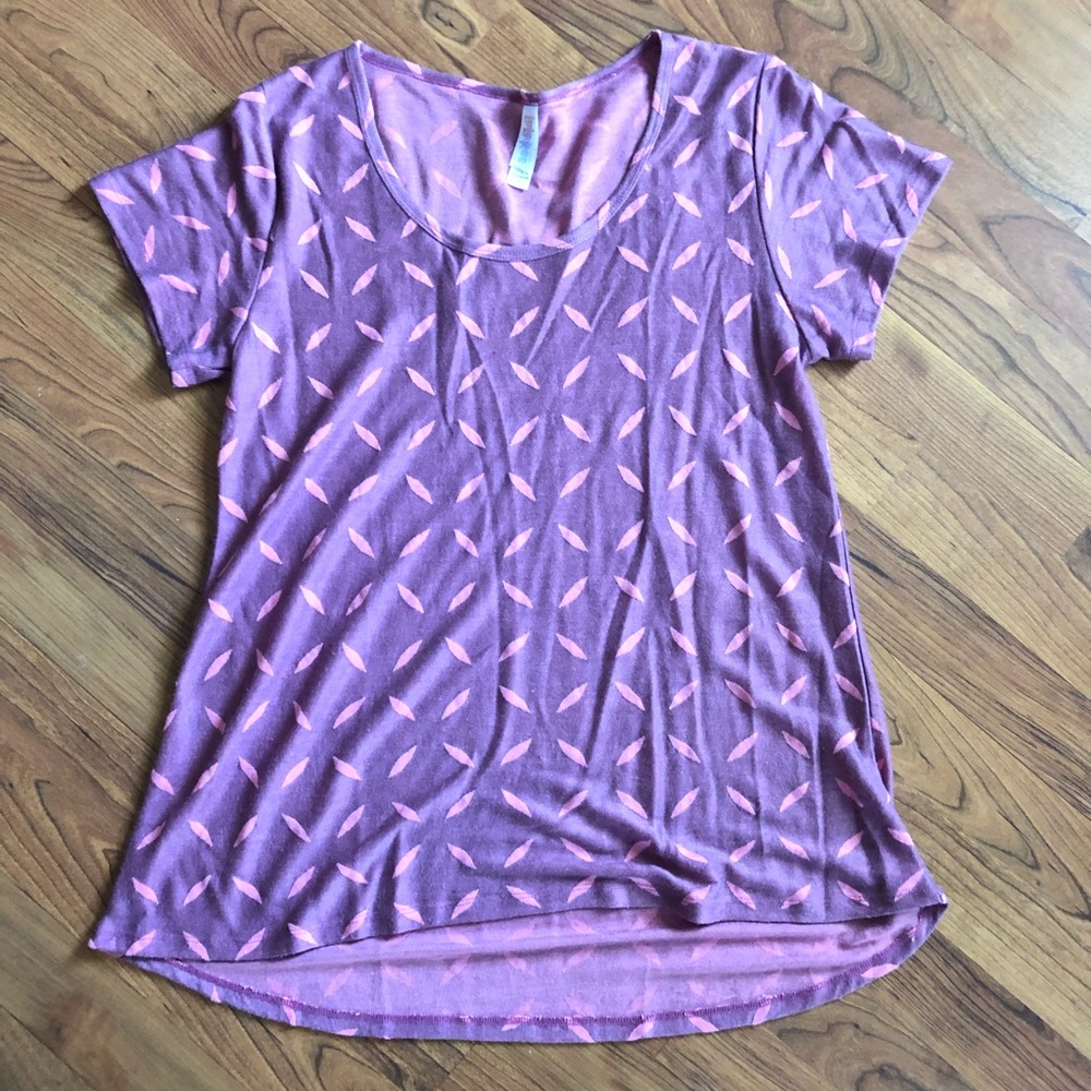 SMALL LulaRoe Classic Tee